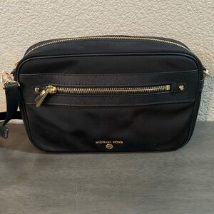 Michael Kors NWT Nylon Jet Set Charm East West Crossbody